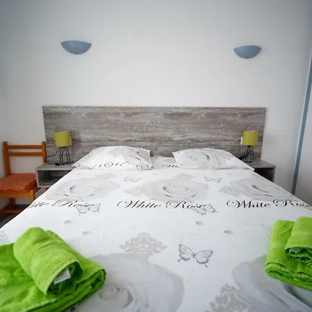 Angeles Free Wifi Apartment *